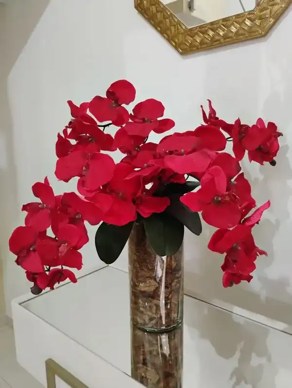 Arranjo de flores vermelhas personalizado